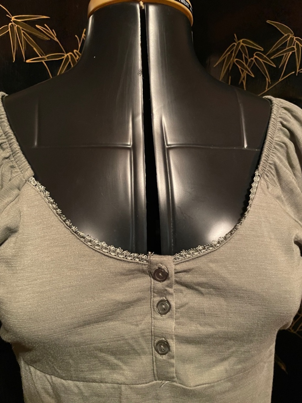 NWT Pink Rose Sage Green Short Sleeve Scoop Neck Top - Picture 2 of 6